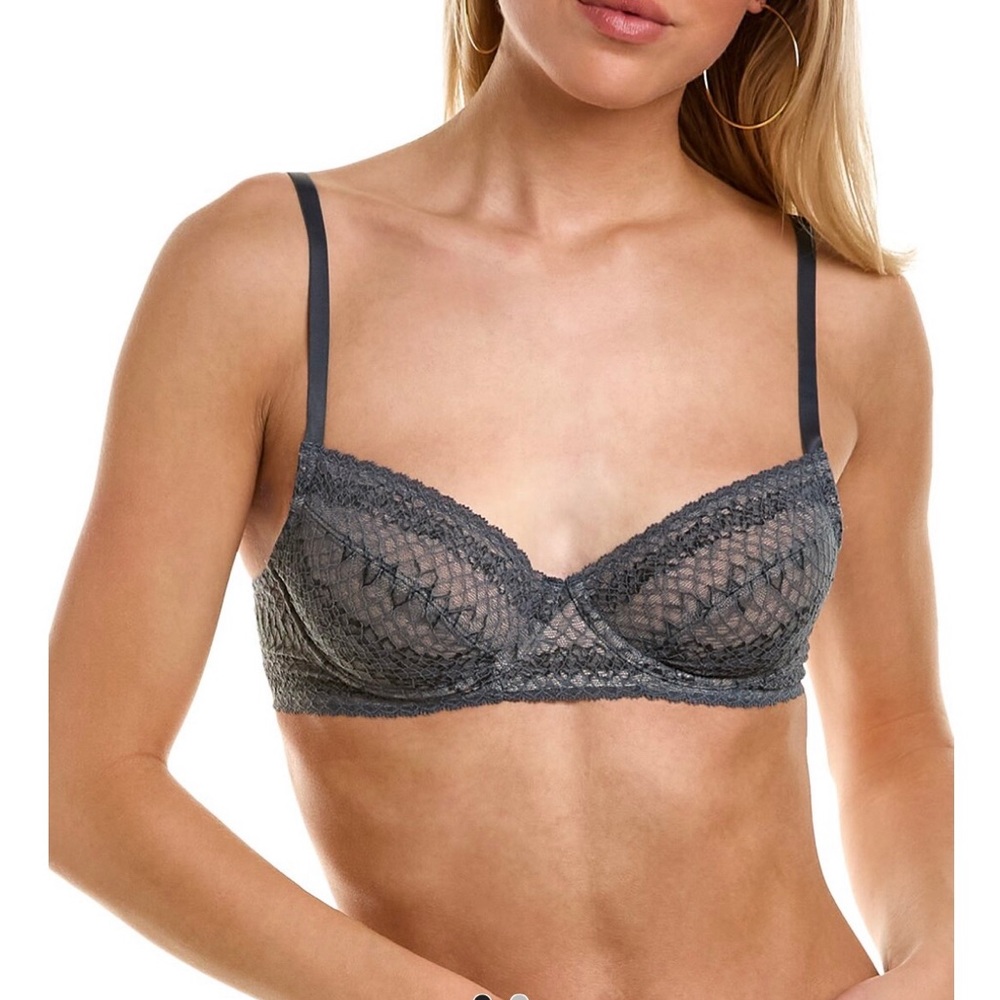 HANRO
Lace Underwire Bra